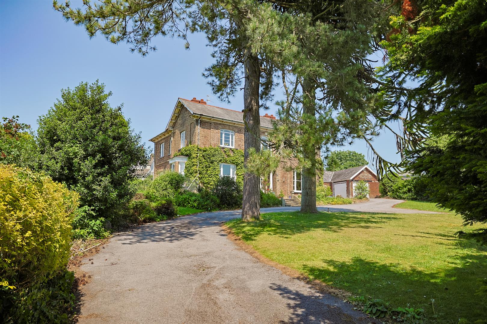 Highfield House, Tyisha Road, Llanelli, SA15 1RW